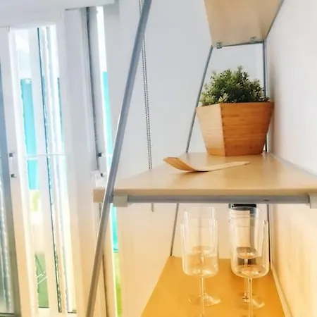 Apartamento The Perfect Place To Relax Bedroom With Hot Tub, Beautiful Tropical Garden Area. Bbq And Big Open Spaces Through The House.it Is Located In A Quiet Place, But Still 5 Min Away From The Touristic Puerto Rico And Walking Distance From The Mogán