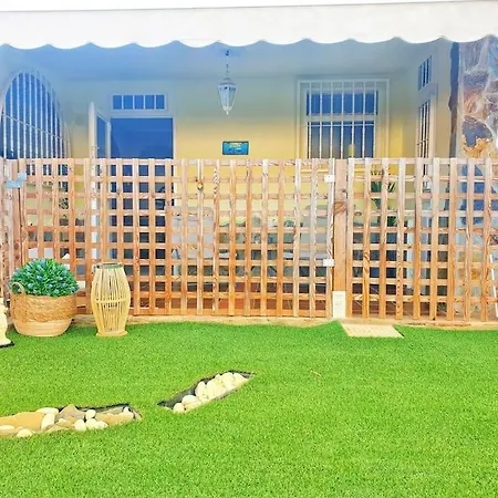 Apartamento The Perfect Place To Relax Bedroom With Hot Tub, Beautiful Tropical Garden Area. Bbq And Big Open Spaces Through The House.it Is Located In A Quiet Place, But Still 5 Min Away From The Touristic Puerto Rico And Walking Distance From The Mogán